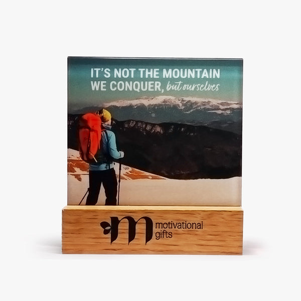 Travel Glass Display: Mountain